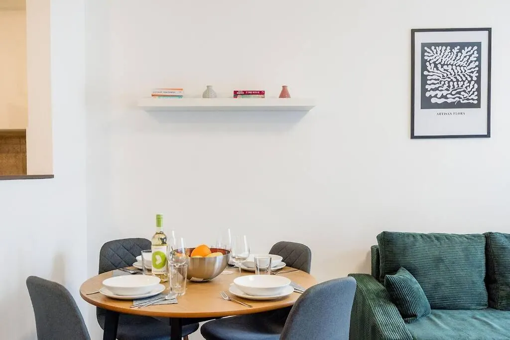 Stylish Suite With Balcony In Central Budapeşte Daire